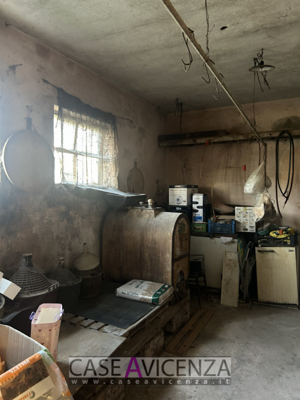 Montegalda - C.E.F.- Venite a Scoprire questa splendida casa singola terratetto situata nel cuore...