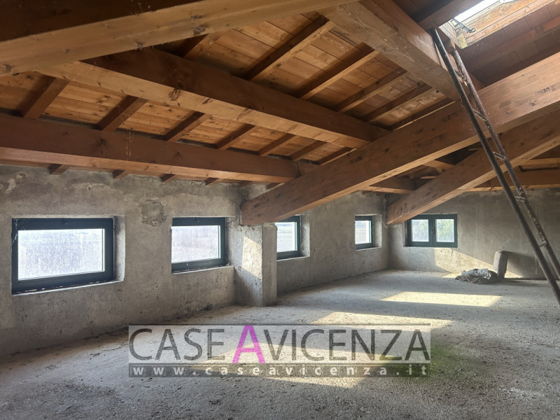 Montegalda - C.E.F.- Venite a Scoprire questa splendida casa singola terratetto situata nel cuore...