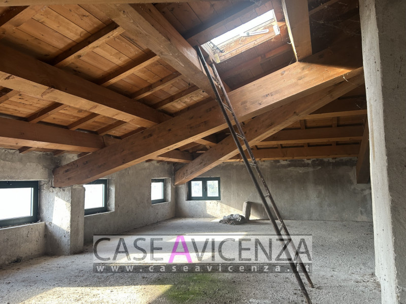 Montegalda - C.E.F.- Venite a Scoprire questa splendida casa singola terratetto situata nel cuore...