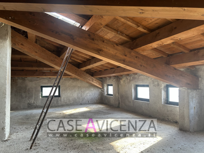 Montegalda - C.E.F.- Venite a Scoprire questa splendida casa singola terratetto situata nel cuore...