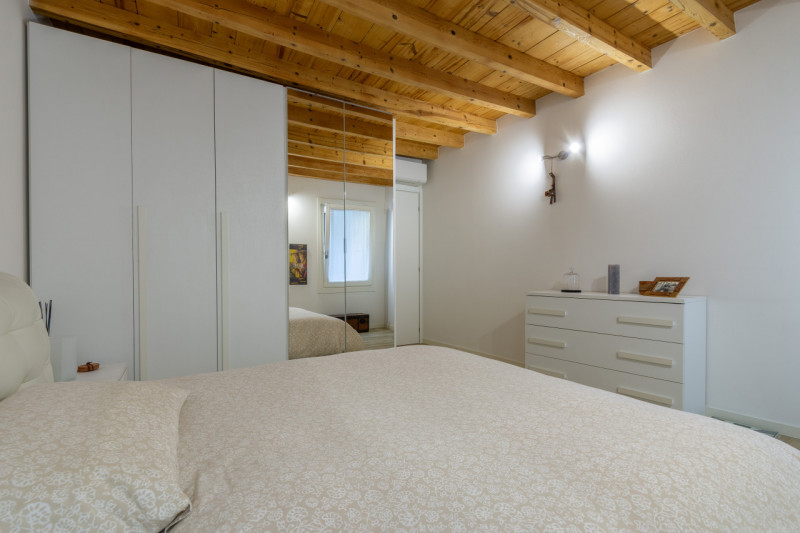 VICENZA CENTRO: in centro storico, all'interno delle mura storiche ma appena al di fuori dalla Z....