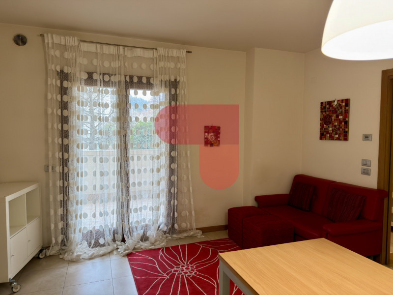 Proponiamo in vendita un elegante appartamento, situato nel cuore del comune di Arzignano, che si...