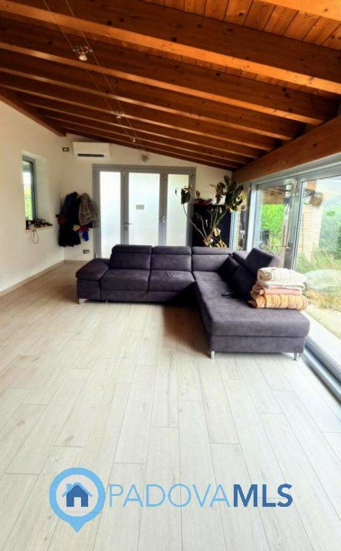 Immobile in esclusiva al Gruppo Padova MLS

BAGNOLI DI SOPRA: Una posizione ideale per chi cerca ...