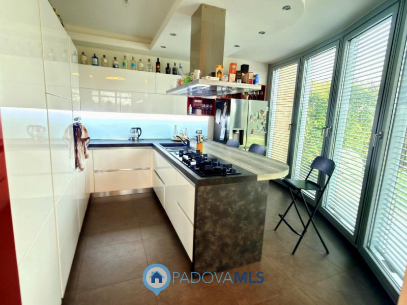 Immobile in esclusiva al Gruppo Padova MLS

BAGNOLI DI SOPRA: Una posizione ideale per chi cerca ...