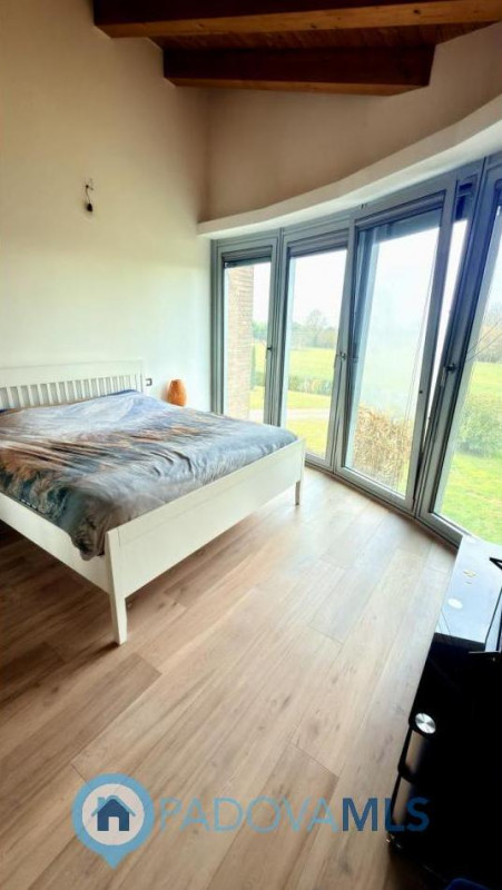 Immobile in esclusiva al Gruppo Padova MLS

BAGNOLI DI SOPRA: Una posizione ideale per chi cerca ...