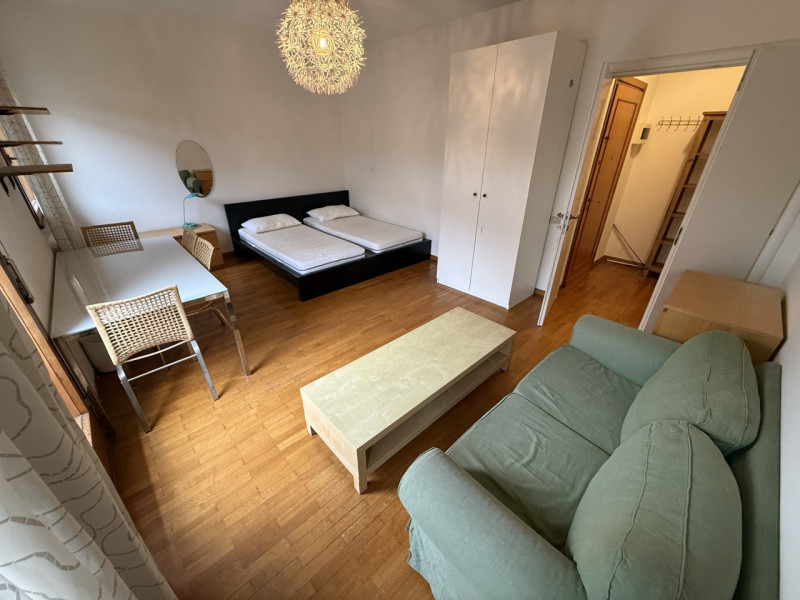 Laterale via Savonarola: Ottima posizione in zona residenziale interna e tranquilla. Contesto con...