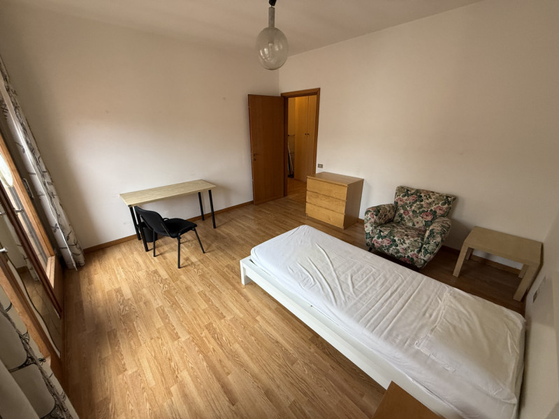 Laterale via Savonarola: Ottima posizione in zona residenziale interna e tranquilla. Contesto con...