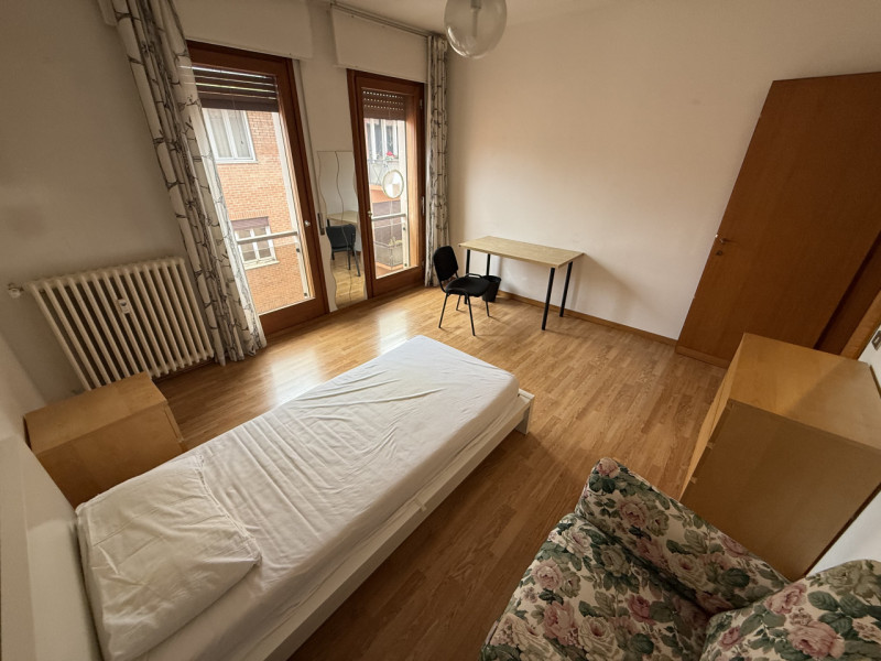 Laterale via Savonarola: Ottima posizione in zona residenziale interna e tranquilla. Contesto con...