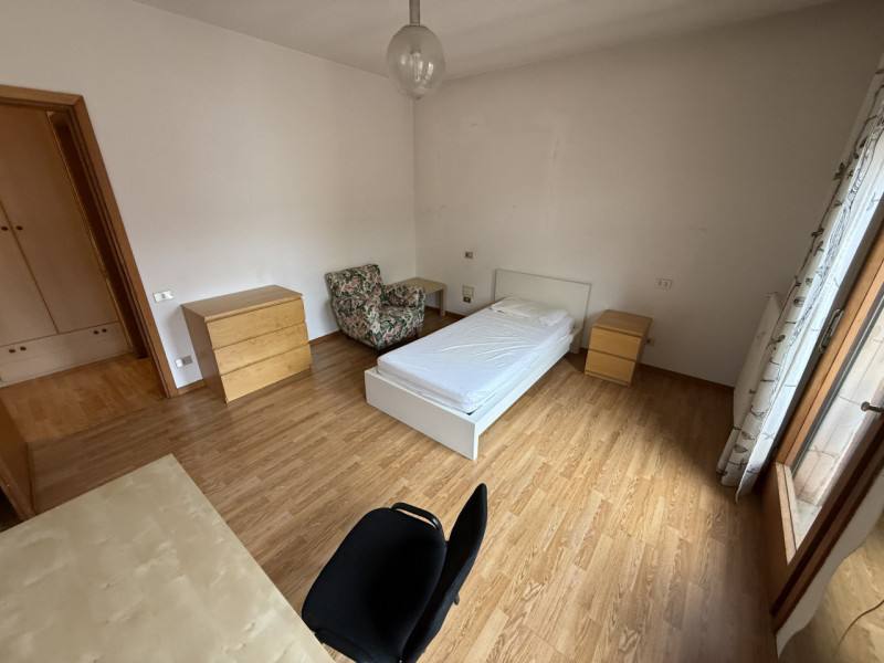 Laterale via Savonarola: Ottima posizione in zona residenziale interna e tranquilla. Contesto con...