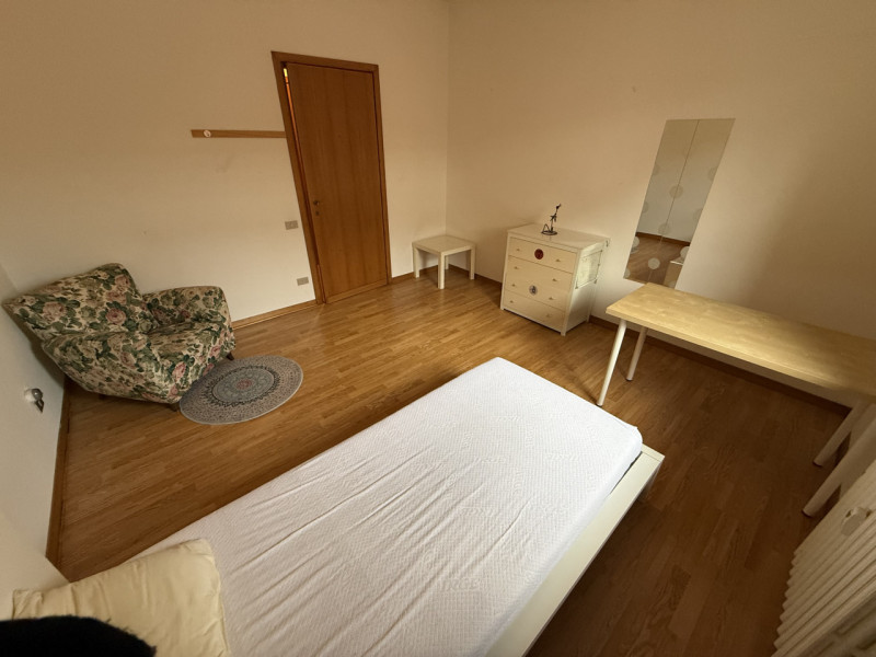 Laterale via Savonarola: Ottima posizione in zona residenziale interna e tranquilla. Contesto con...