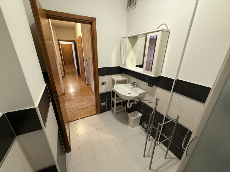 Laterale via Savonarola: Ottima posizione in zona residenziale interna e tranquilla. Contesto con...