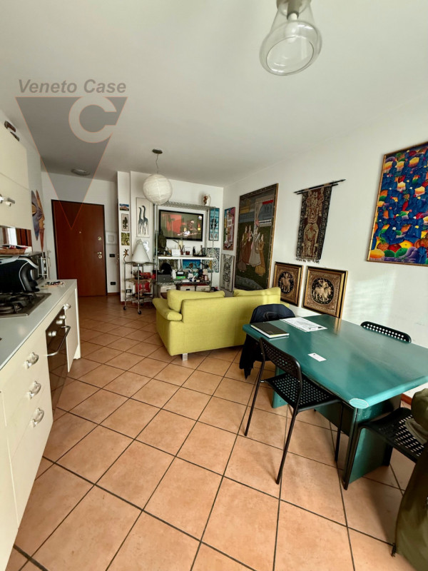 Su apprezzato residence a Roncaglia di Ponte San Nicolò, a 300 mt dalla tangenziale e dal prossim...