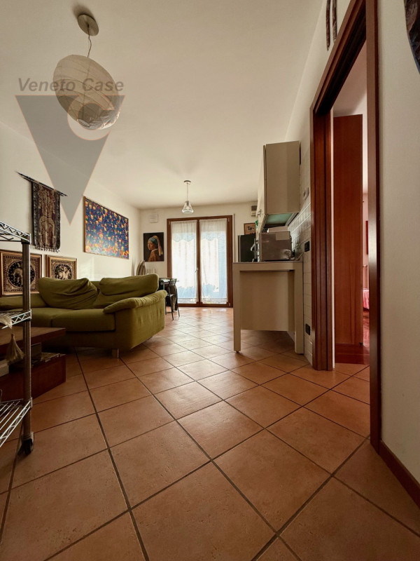 Su apprezzato residence a Roncaglia di Ponte San Nicolò, a 300 mt dalla tangenziale e dal prossim...