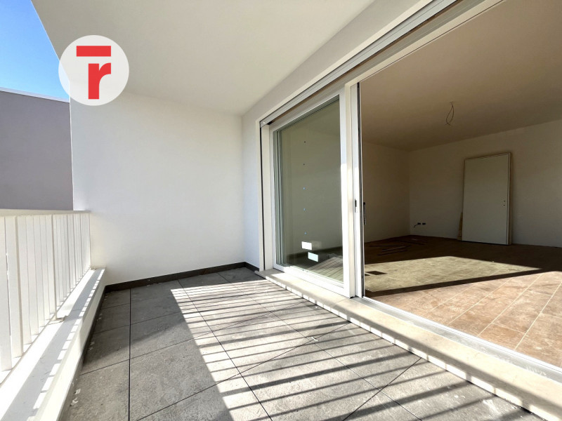 Nel cuore di Limena in posizione centralissima e comoda a tutti i servizi, proponiamo in vendita ...