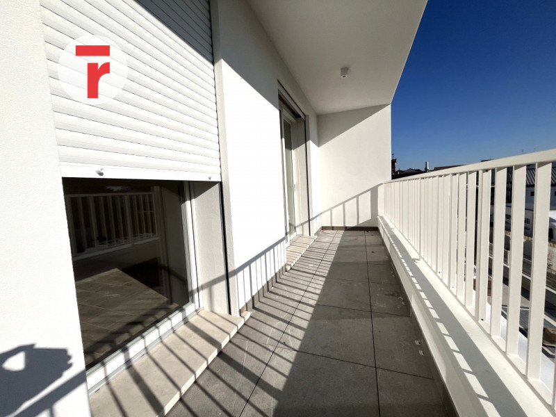 Nel cuore di Limena in posizione centralissima e comoda a tutti i servizi, proponiamo in vendita ...