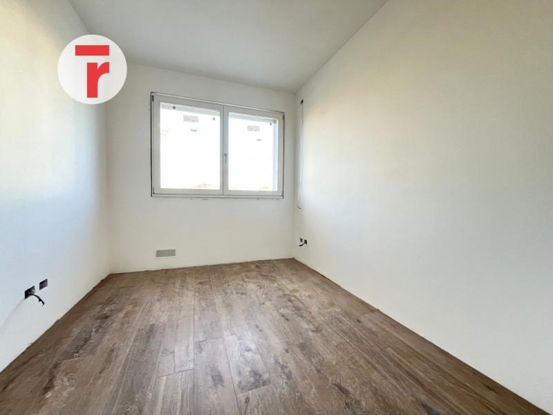 Nel cuore di Limena in posizione centralissima e comoda a tutti i servizi, proponiamo in vendita ...