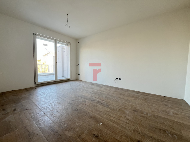 Nel cuore di Limena in posizione centralissima e comoda a tutti i servizi, proponiamo in vendita ...