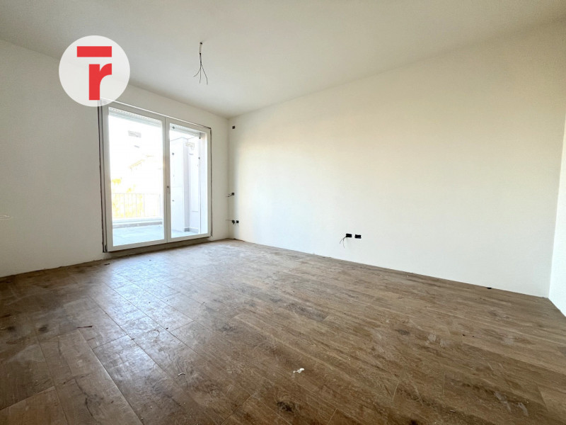 Nel cuore di Limena in posizione centralissima e comoda a tutti i servizi, proponiamo in vendita ...