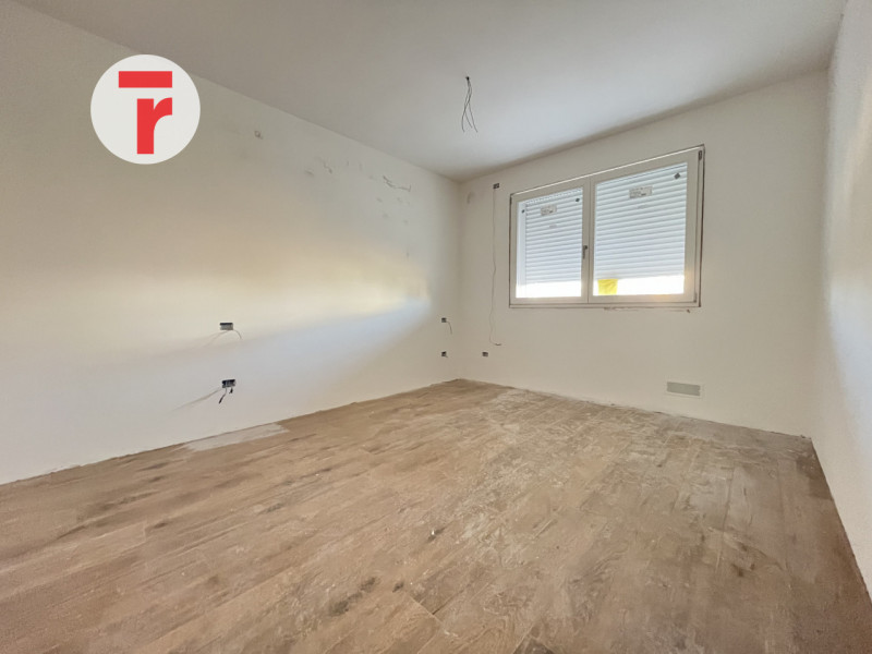 Nel cuore di Limena in posizione centralissima e comoda a tutti i servizi, proponiamo in vendita ...