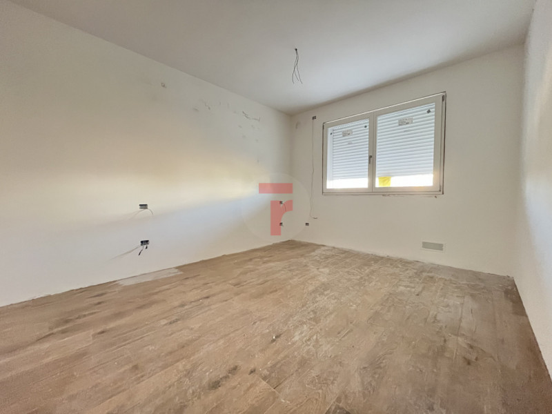 Nel cuore di Limena in posizione centralissima e comoda a tutti i servizi, proponiamo in vendita ...