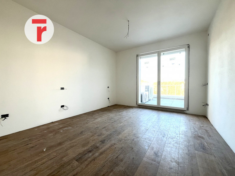 Nel cuore di Limena in posizione centralissima e comoda a tutti i servizi, proponiamo in vendita ...