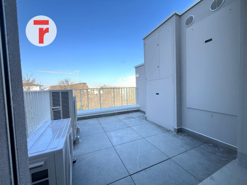 Nel cuore di Limena in posizione centralissima e comoda a tutti i servizi, proponiamo in vendita ...