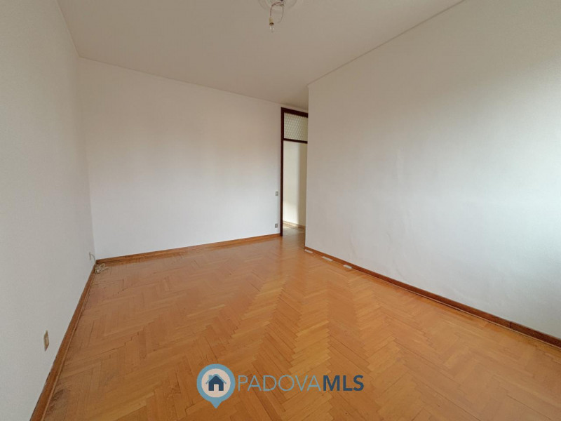 Immobile in esclusiva al Gruppo Padova MLS
In bella posizione residenziale, proponiamo appartamen...