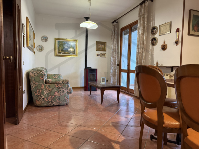 GALZIGNANO TERME - Situata in una splendida posizione collinare, questa porzione di bifamiliare a...