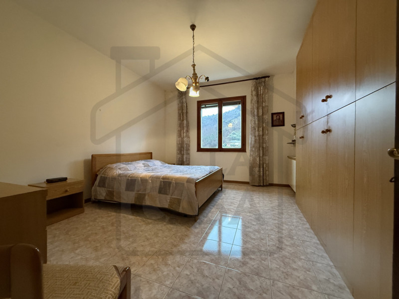 GALZIGNANO TERME - Situata in una splendida posizione collinare, questa porzione di bifamiliare a...