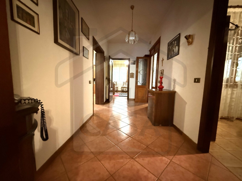 GALZIGNANO TERME - Situata in una splendida posizione collinare, questa porzione di bifamiliare a...