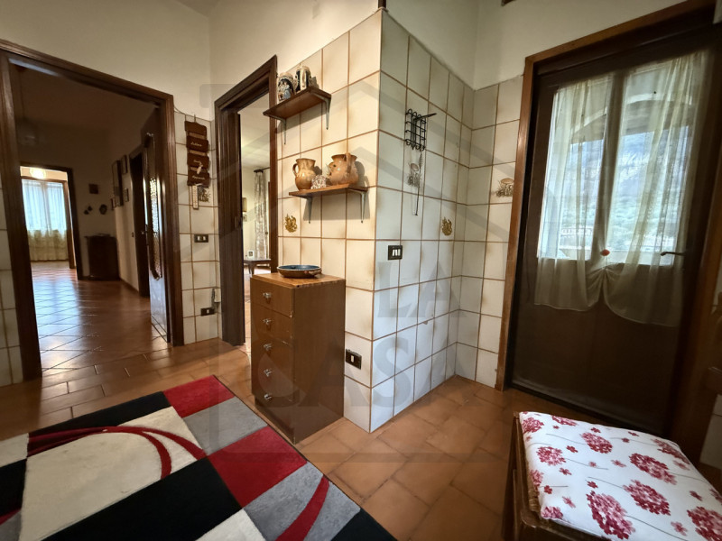 GALZIGNANO TERME - Situata in una splendida posizione collinare, questa porzione di bifamiliare a...