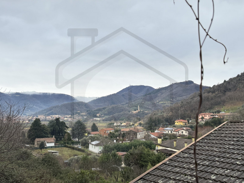 GALZIGNANO TERME - Situata in una splendida posizione collinare, questa porzione di bifamiliare a...