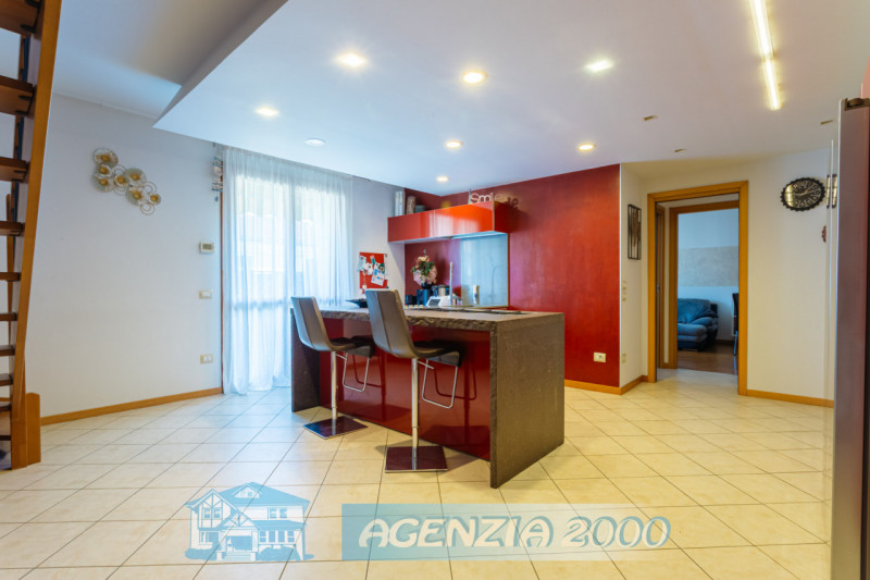 REGALATI UN BELLISSIMO APPARTAMENTO PERFETTO CURATISSIMO CON TRAVI A VISTA IN CENTRO A CONSELVE !...