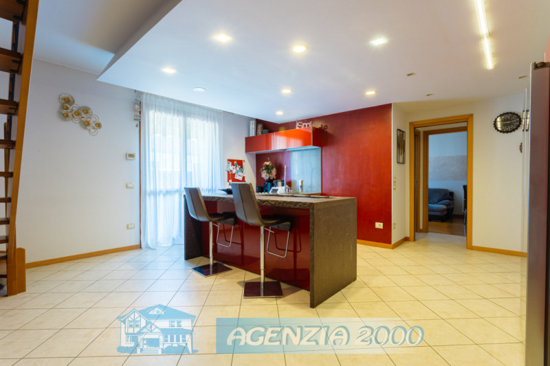 REGALATI UN BELLISSIMO APPARTAMENTO PERFETTO CURATISSIMO CON TRAVI A VISTA IN CENTRO A CONSELVE !...