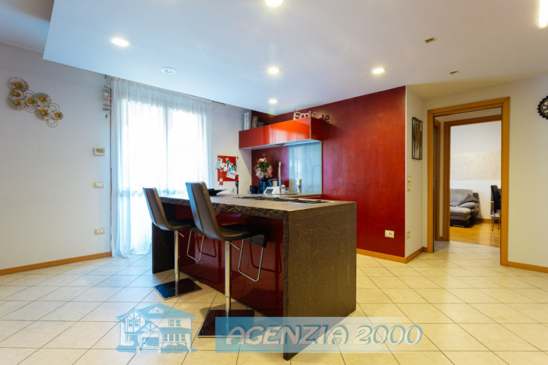 REGALATI UN BELLISSIMO APPARTAMENTO PERFETTO CURATISSIMO CON TRAVI A VISTA IN CENTRO A CONSELVE !...