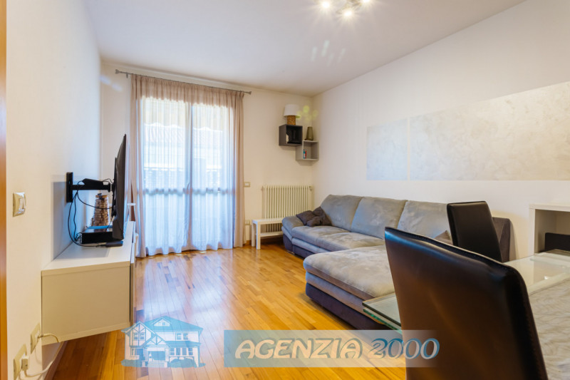 REGALATI UN BELLISSIMO APPARTAMENTO PERFETTO CURATISSIMO CON TRAVI A VISTA IN CENTRO A CONSELVE !...