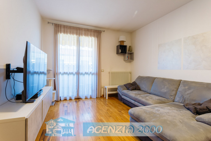 REGALATI UN BELLISSIMO APPARTAMENTO PERFETTO CURATISSIMO CON TRAVI A VISTA IN CENTRO A CONSELVE !...