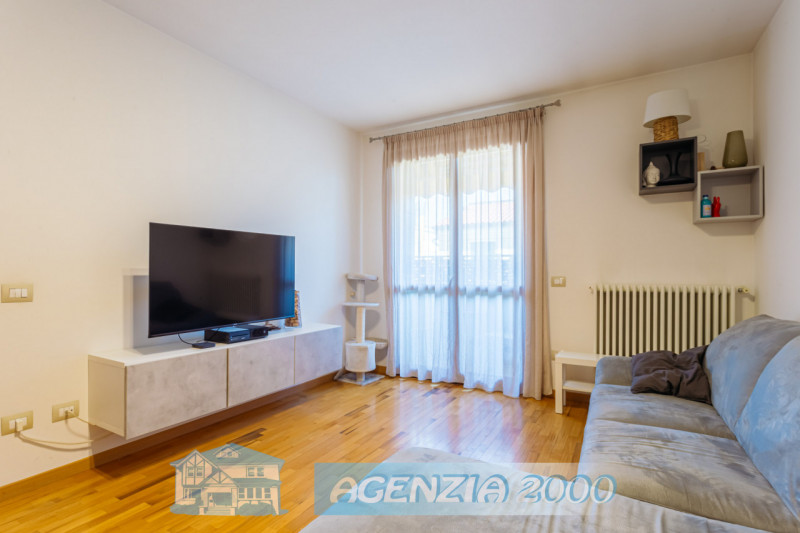 REGALATI UN BELLISSIMO APPARTAMENTO PERFETTO CURATISSIMO CON TRAVI A VISTA IN CENTRO A CONSELVE !...