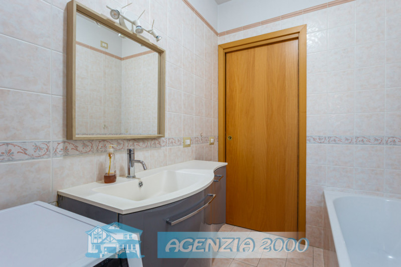 REGALATI UN BELLISSIMO APPARTAMENTO PERFETTO CURATISSIMO CON TRAVI A VISTA IN CENTRO A CONSELVE !...