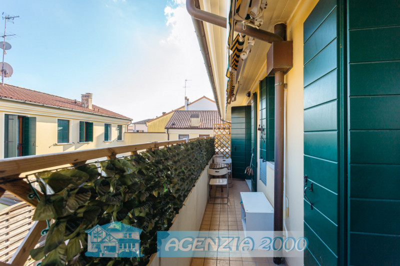 REGALATI UN BELLISSIMO APPARTAMENTO PERFETTO CURATISSIMO CON TRAVI A VISTA IN CENTRO A CONSELVE !...