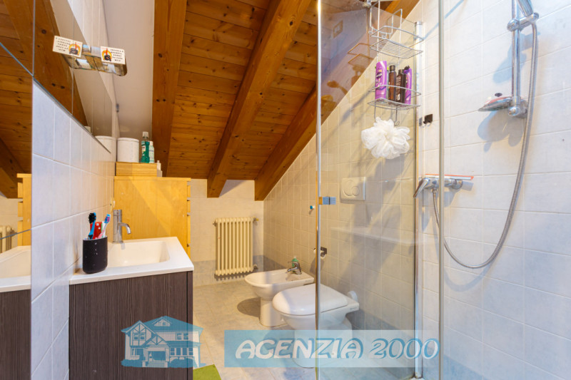 REGALATI UN BELLISSIMO APPARTAMENTO PERFETTO CURATISSIMO CON TRAVI A VISTA IN CENTRO A CONSELVE !...