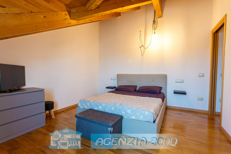 REGALATI UN BELLISSIMO APPARTAMENTO PERFETTO CURATISSIMO CON TRAVI A VISTA IN CENTRO A CONSELVE !...