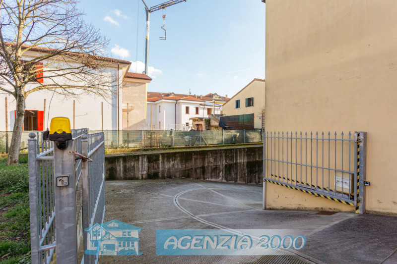 REGALATI UN BELLISSIMO APPARTAMENTO PERFETTO CURATISSIMO CON TRAVI A VISTA IN CENTRO A CONSELVE !...