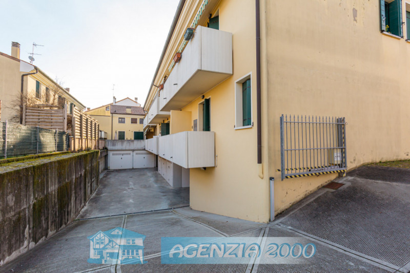 REGALATI UN BELLISSIMO APPARTAMENTO PERFETTO CURATISSIMO CON TRAVI A VISTA IN CENTRO A CONSELVE !...