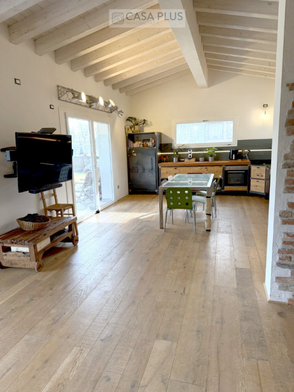 NOSTRA ESCLUSIVA- 
Moderna  casa singola di recente costruzione. 
In tranquilla zona residenziale...