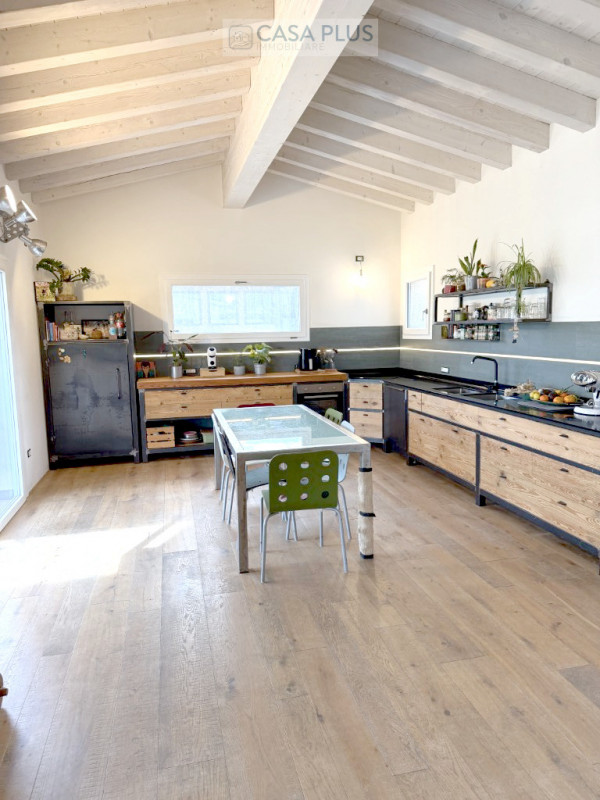 NOSTRA ESCLUSIVA- 
Moderna  casa singola di recente costruzione. 
In tranquilla zona residenziale...