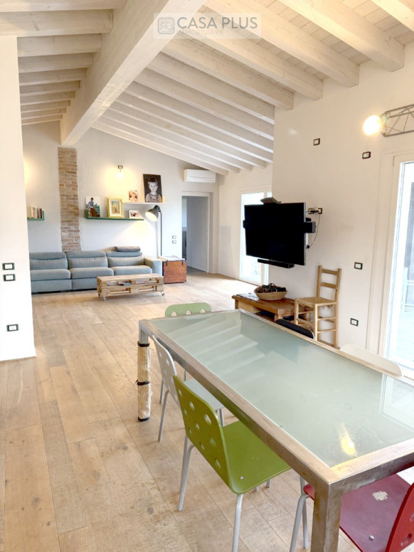 NOSTRA ESCLUSIVA- 
Moderna  casa singola di recente costruzione. 
In tranquilla zona residenziale...