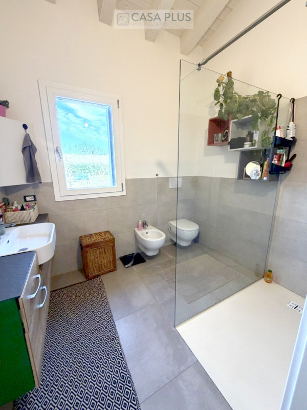 NOSTRA ESCLUSIVA- 
Moderna  casa singola di recente costruzione. 
In tranquilla zona residenziale...