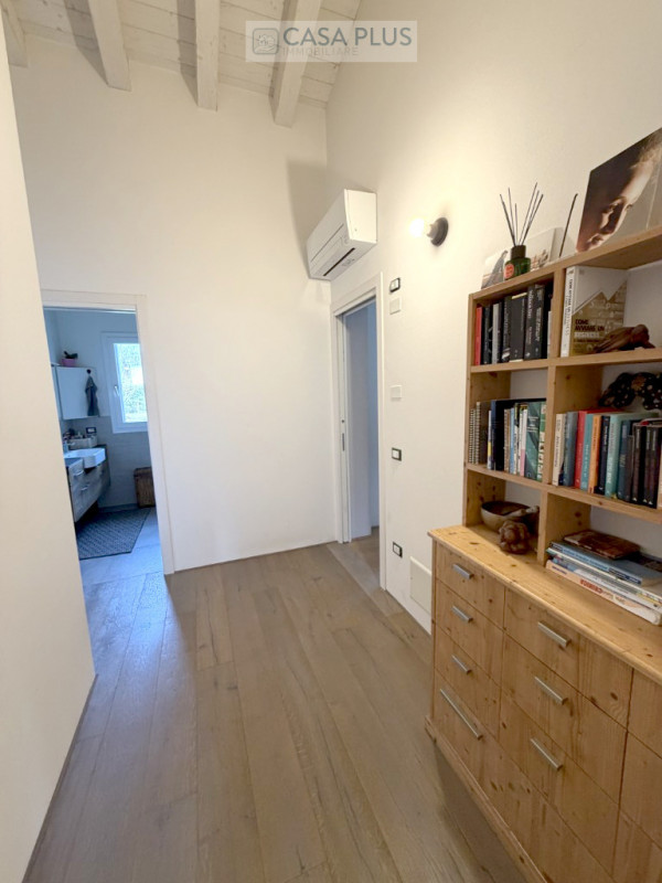 NOSTRA ESCLUSIVA- 
Moderna  casa singola di recente costruzione. 
In tranquilla zona residenziale...