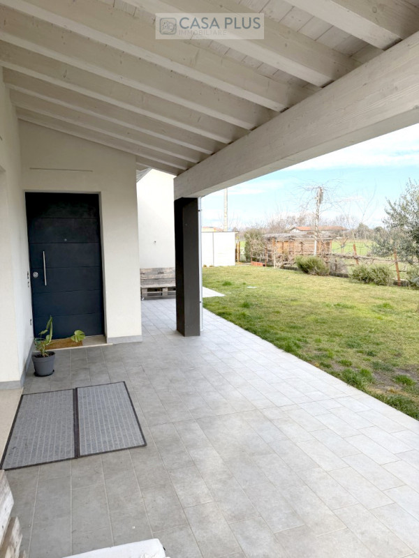 NOSTRA ESCLUSIVA- 
Moderna  casa singola di recente costruzione. 
In tranquilla zona residenziale...